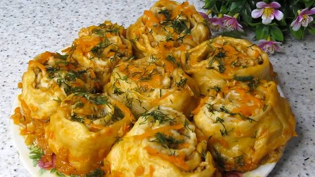 Вкусный ужин или обед из простых продуктов. Сочные, пропитанные ароматным соусом пельмени смотреть онлайн