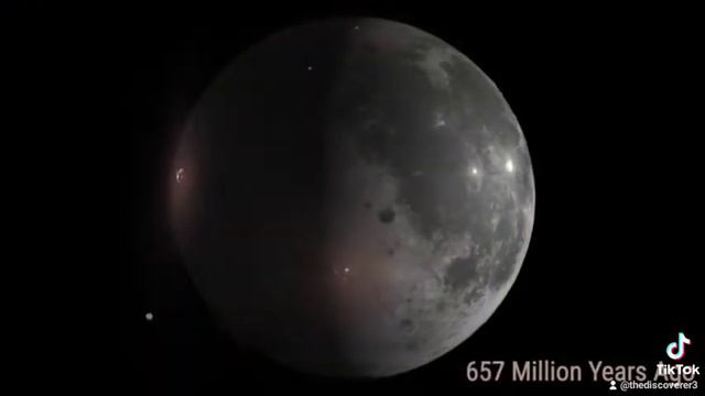 1,3 млрд лет жизни Луны за 20 секунд. На видео показаны удары метеоритов. #интересныефакты смотреть онлайн