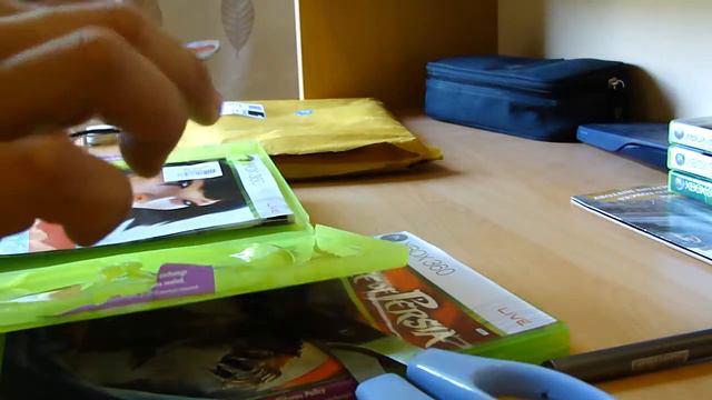 Unpacking of preowned games from Game.co.uk смотреть онлайн