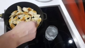 Как правильно жарить пельмени / Как вкусно приготовить пельмени на сковороде