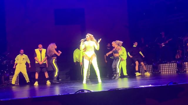 Hadise - Nerdesin Aşkım (Harbiye)