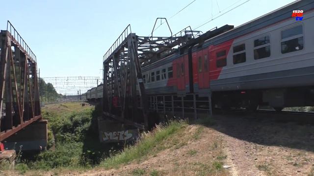 Электропоезд ЭД4М-0408 на станции Вырица | ED4M-0408, Vyritsa station смотреть онлайн