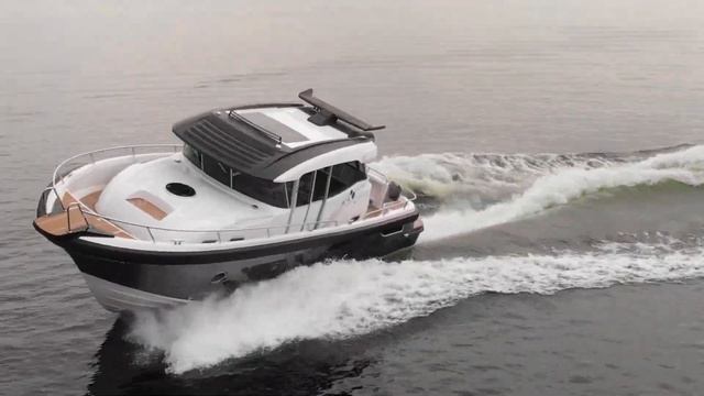 Powerful, modern, fast and furious marine “SUV” ARCTIC Commuter 35 смотреть онлайн