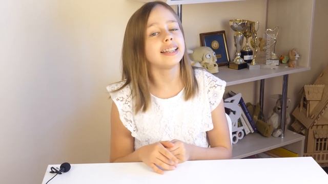 ПОВТОРЯЮ СМЕШНЫЕ ВИДЕО В LIKEE с Christie Charm / Приколы от известных лайкеров! смотреть онлайн