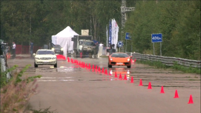 Mercedes CL600 Vs Lamborghini Gallardo