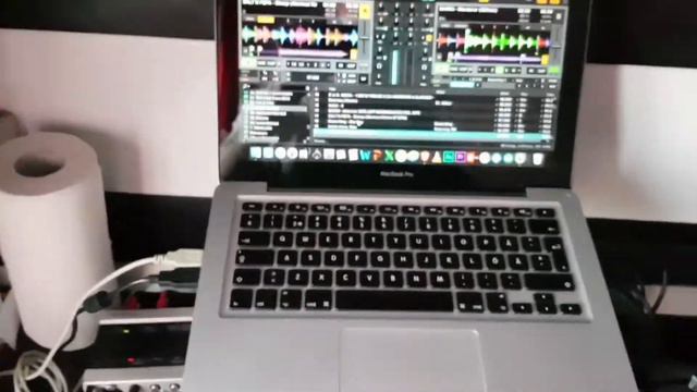 SoundCraft EPM 6 Versus Traktor X1 Mk2