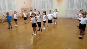 Утренняя гимнастика под музыку (4-5 лет)