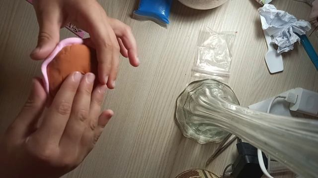 Как слепить Пончик из воздушного пластилина смотреть онлайн