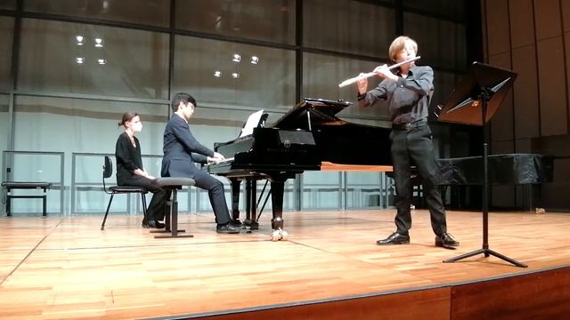 H. Dutilleux - Sonatine for Flute and Piano смотреть онлайн