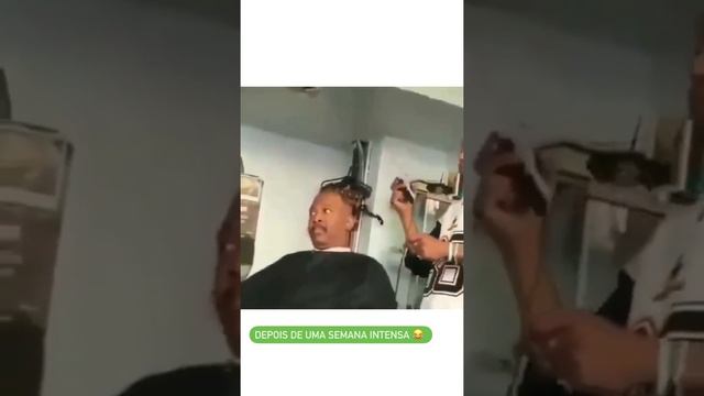 Barber fell asleep wlile cutting hair. Барбер заснул во время стрижки. смотреть онлайн
