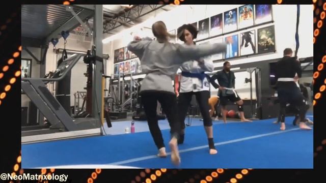 MATRIX 4 | Ellen Hollman Talks Production In Podcast Interview смотреть онлайн