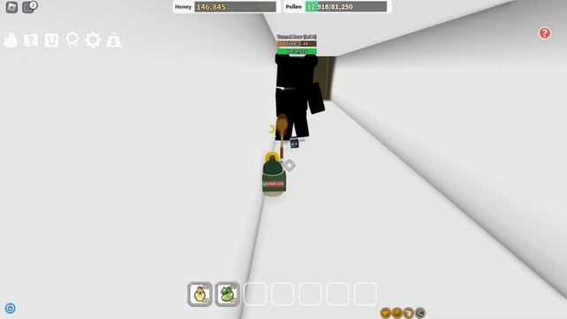 КАК БЫСТРО УБИТЬ ТУННЕЛЬНОГО МЕДВЕДЯ В Bee Swarm Simulator | Гайд для новичков смотреть онлайн