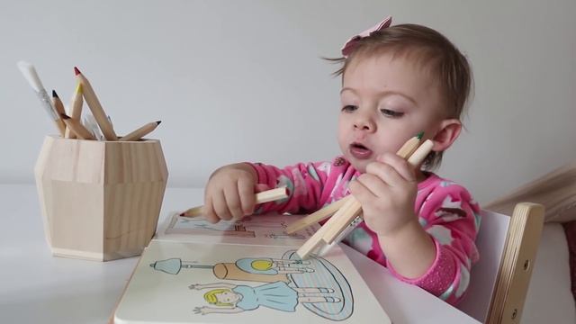 PRIMEIRA MESA E BONECA BARBIE DA NINA - Pri Mastrocolla смотреть онлайн