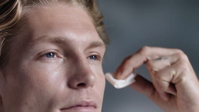 Introducing ACTIVE PEEL SYSTEM by iS CLINICAL смотреть онлайн
