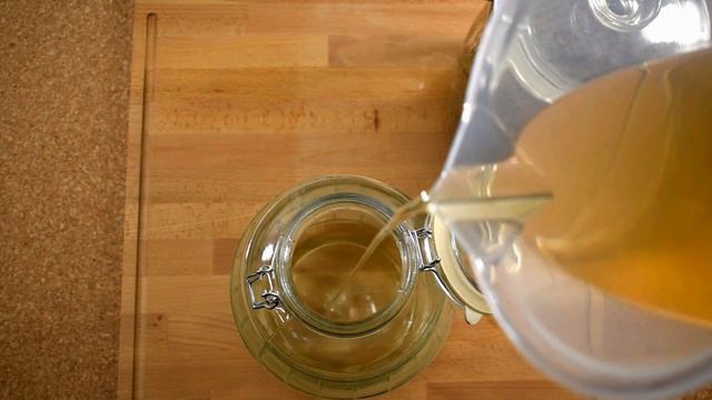 Nalewka z pędów sosny. Zlanie i połączenie z alkoholem. смотреть онлайн