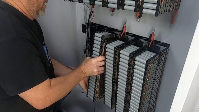 Pt.3 Making this MONSTER DIY Battery safe! смотреть онлайн