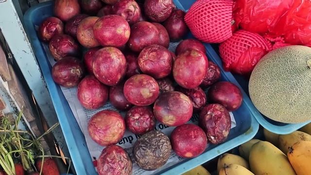 Фруктовые ларьки и простые местные жители в Муй Не смотреть онлайн