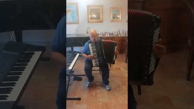 Solo me ne vo per la città. смотреть онлайн