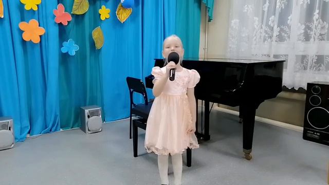 Фаина Лапова - муз. В.Шаинского, сл. А.Тимофеевского "Песенка Крокодила Гены" смотреть онлайн
