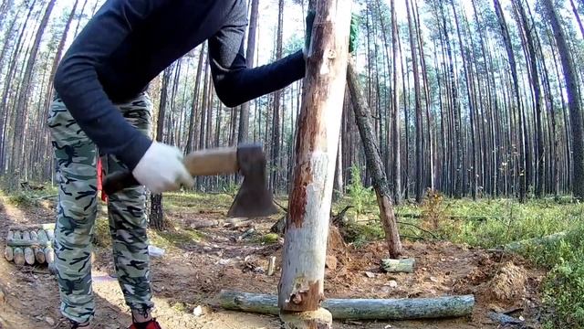 Сделал Дверь, Стол, Кровать в Землянке ! смотреть онлайн