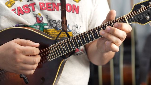The Fair Wind: Simple To Complex - Mandolin Lesson смотреть онлайн