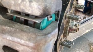 Устраняю стук в подвеске ремонт суппорта Outlander XL