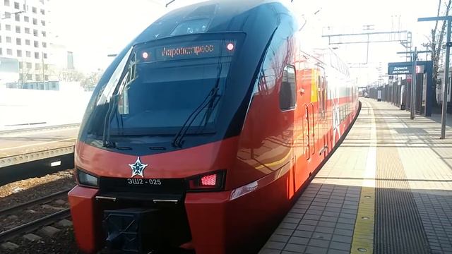 ЭШ2-025 Аэроэкспресс На станции Кунцевская смотреть онлайн