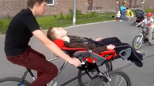 Велорикша для инвалида на базе кресла R82 Stingray смотреть онлайн