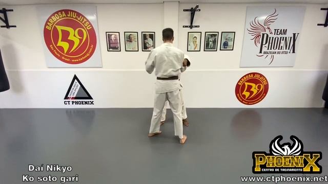 Aula de Judo - Daí Nikyo (Ko Soto Gari) смотреть онлайн