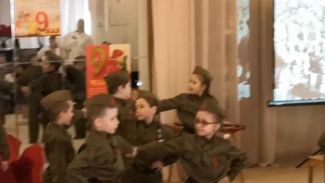 Танцы военных лет. смотреть онлайн
