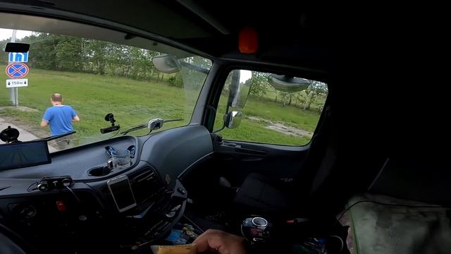 Просим помощи по рации. смотреть онлайн