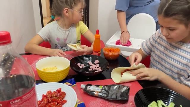 Готовим шаурму. Мукбанг. Дома бы уже спали как миленькие. смотреть онлайн