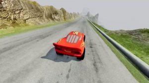 МОЛНИИ МАКВИН ПРОТИВ МАШИН ПОЖИРАТЕЛЕЙ! Большие и маленькие машины проходят полосы препятсвий. Гоша