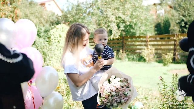 Поздравление с Днём Рождения для жены с испанскими музыкантами и гигантским мишкой © Простые Радост смотреть онлайн