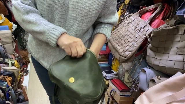 ИТАЛЬЯНСКИЕ СУМКИ У ОКСАНЫ ВИНТАЖ (2 ЧАСТЬ) 29 ЛИНИЯ 59 ПАВИЛЬОН Рынок Садовод Москва смотреть онлайн