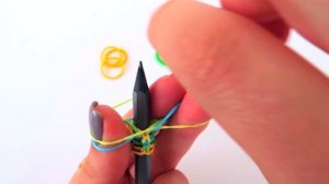 ОПЛЕТКА НА КАРАНДАШ, РУЧКУ из резинок на ПАЛЬЦАХ | How to Make a Pencil Grip