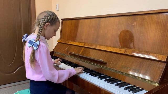 Мякинина Дарья (7 лет) инструментальный жанр (А.Гедике «Заинька») смотреть онлайн