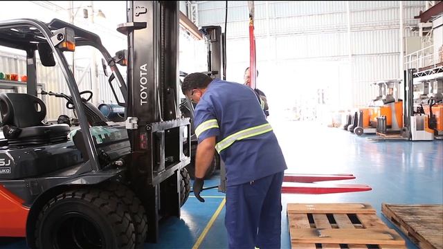 Toyota 8FGJ35 смотреть онлайн