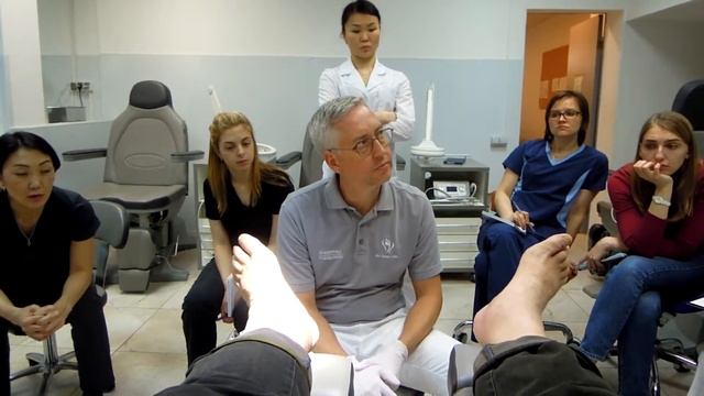 Институт Подологии. Удаление гиперкератоза стоп смотреть онлайн