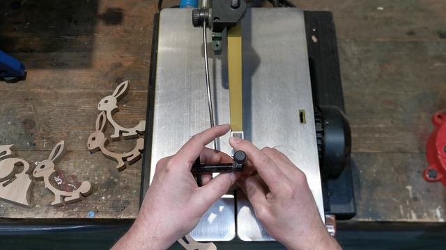 Vyřezávání velikonočního zajíce. Materiál buk 18 mm. Lupínková pila Proxxon DS 460. смотреть онлайн