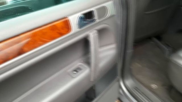 Поиск и Осмотр Volkswagen Touareg, 3000 см³, 224 л.с. (165 кВт) 2006 Внедорожник Автомат смотреть онлайн