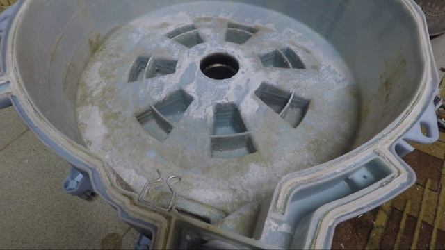 Замена подшипников в стиральной машине Siemens \ Пилим бак смотреть онлайн