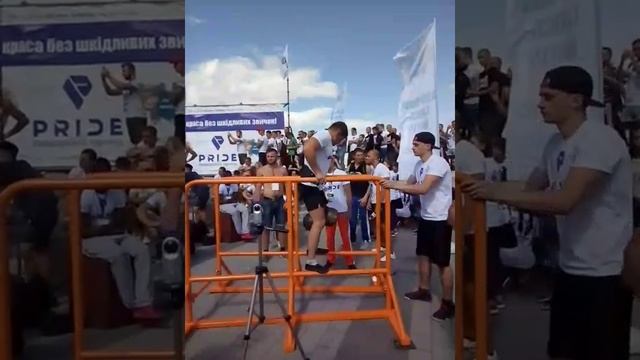 Street workout ЧУ отжимания на брусьях +48кг 28 раз смотреть онлайн