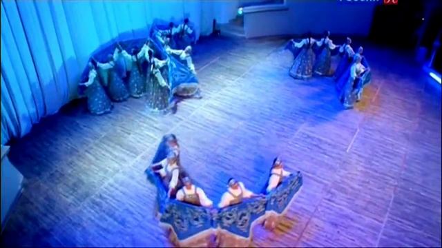 Russian Girls Folk Country Music Dance "Moscow Horovod" Ensemble "Berezka" Russia Amazing MUST SEE! смотреть онлайн