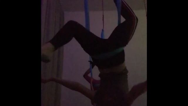 Залипон! Aero stretching | Растяжка в воздухе, в гамаках смотреть онлайн