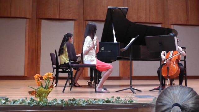 Zofia, Magdalene, Theodora, Joseph Haydn Trio in F major смотреть онлайн