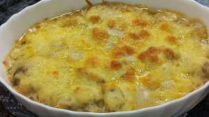 Вкусная идея для ужина, грибы в сметане с сыром и макаронами