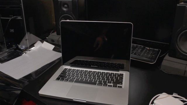 Late 2011 MacBook Pro 13" 2.4 GHz i5 Unboxing смотреть онлайн