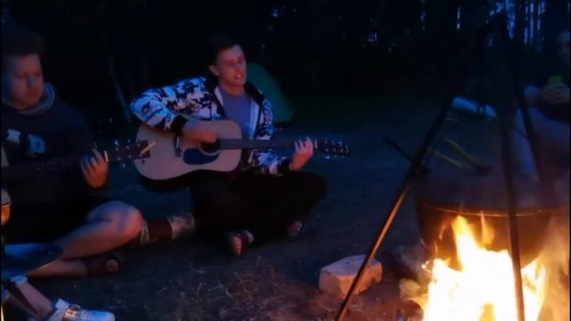 Noize - Лето в столице (кавер у костра, отрывок) смотреть онлайн
