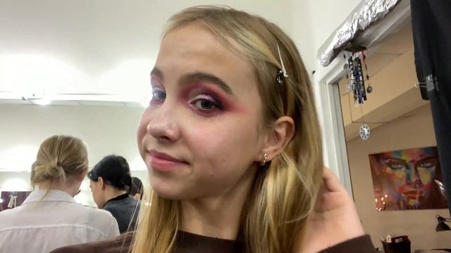 Сделали макияж? Cut-crease! смотреть онлайн